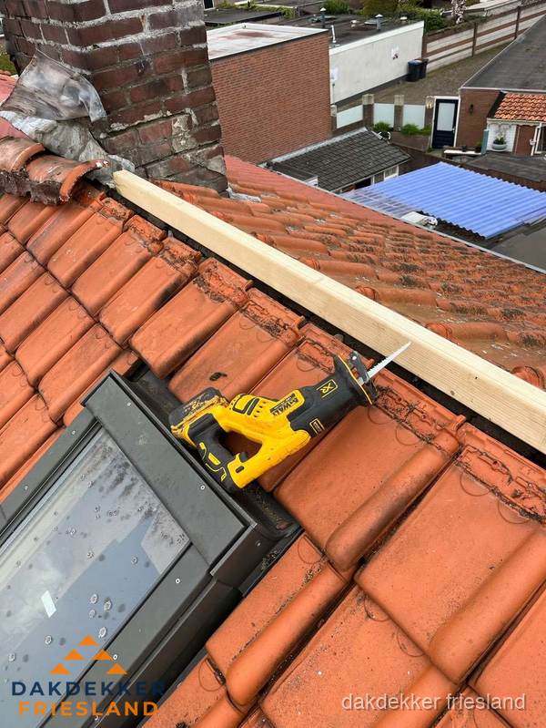 Kosten dak vervangen: werkzaamheden aan pannendak in Friesland Kosten dak vervangen: werkzaamheden aan pannendak in Friesland
